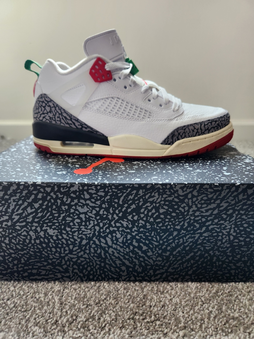 Jordan Spizike Low SE Black/White/Red - Picture 5 of 10